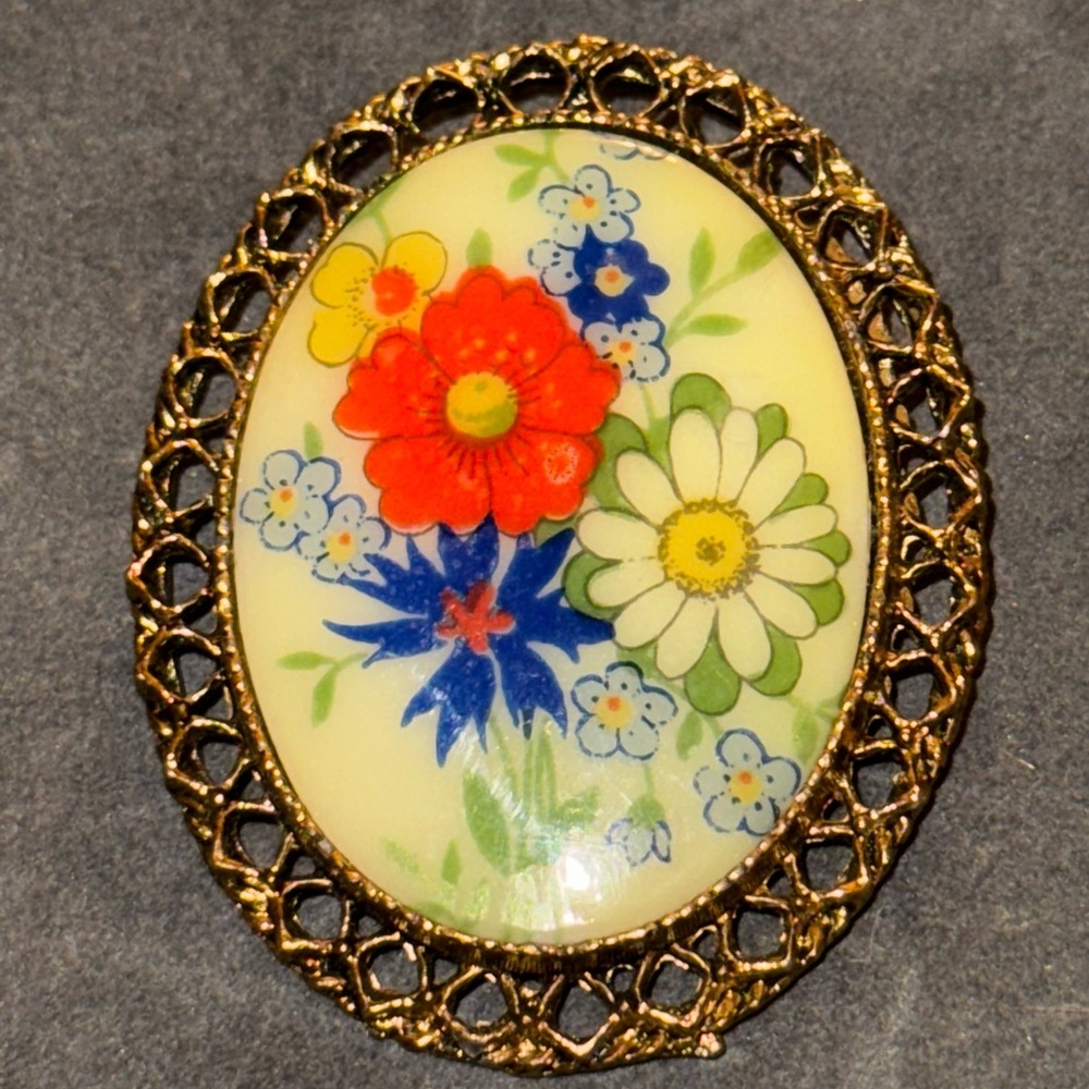 Painted Floral Ceramic Goldtone Brooch - Picture 1 of 7
